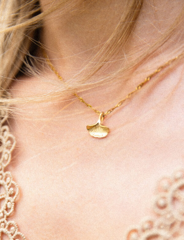 ginkgo ketting goud