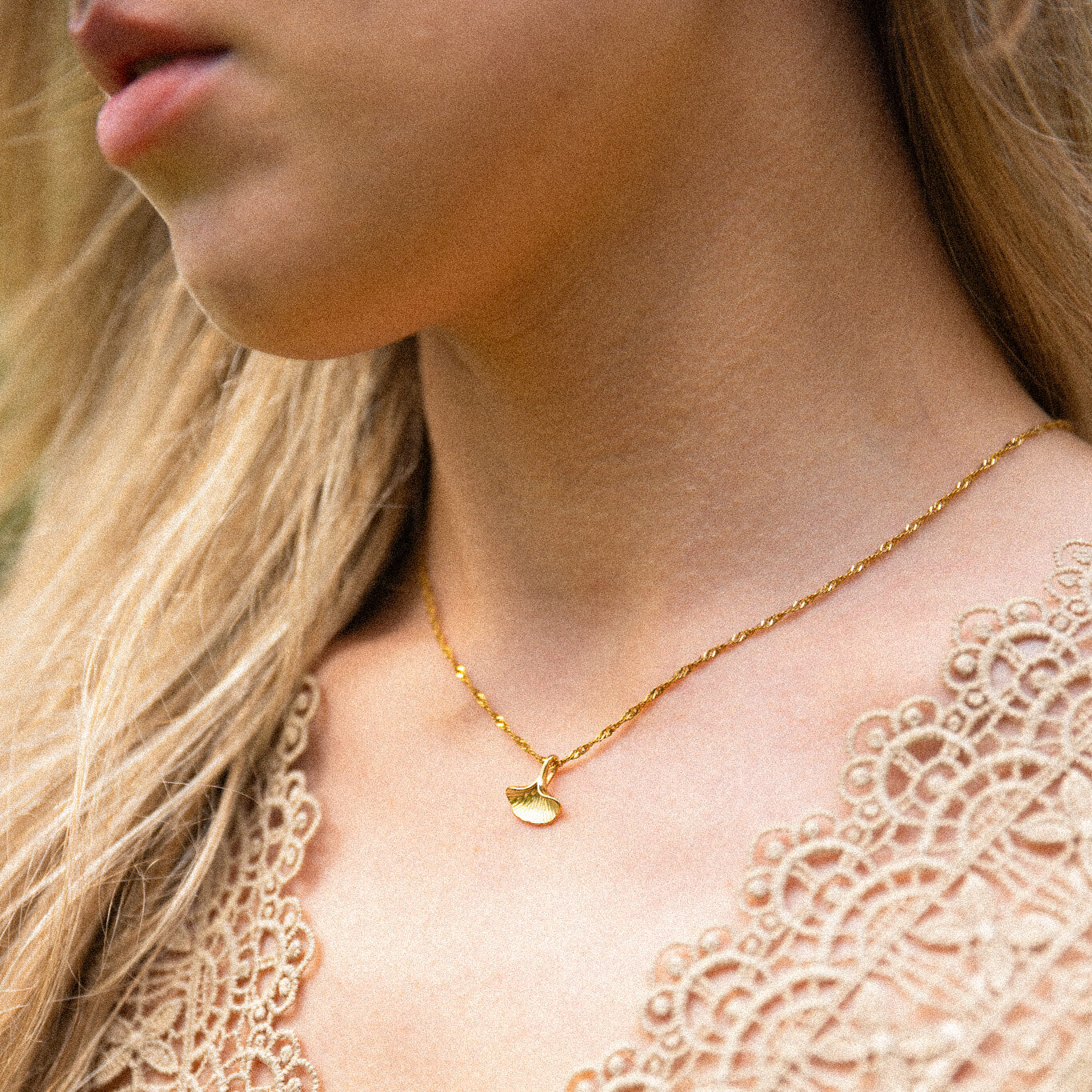 ginkgo ketting goud