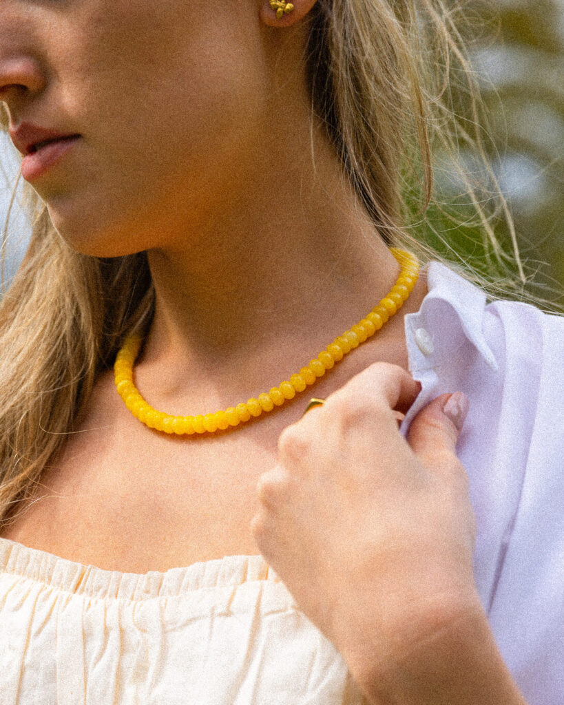 gele kralenketting