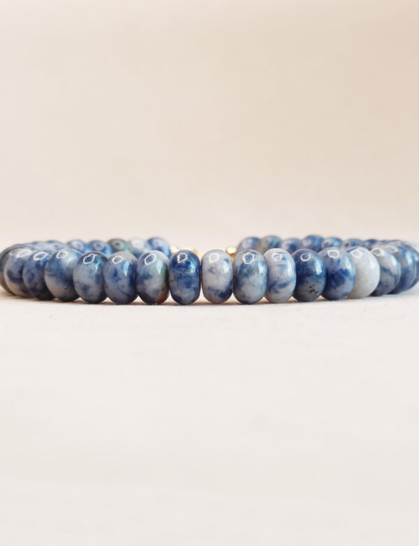 Donkerblauwe kralenarmband