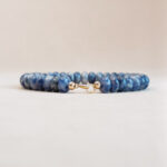 Donkerblauwe kralenarmband